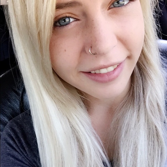 Meet your Posher, Kayla - Picture 6 of 8